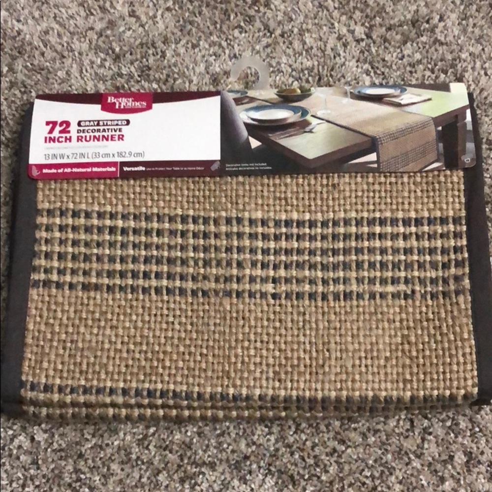 Table runner brand new